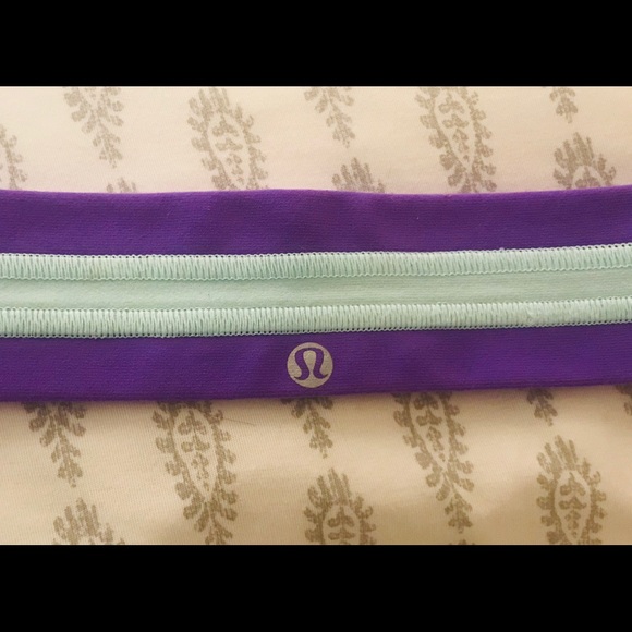 NWOT Lululemon Headband 🌟$10 if bundled - Picture 4 of 4